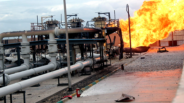 פיצוץ צינור הגז בסיני (צילום: EPA) (צילום: EPA)