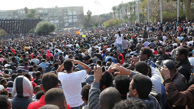 Refugees, asylum seekers protest in Tel Aviv, Sunday (Photo: Motti Kimchi)