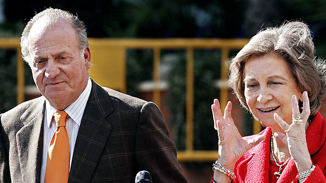 מלך ספרד חואן קרלוס (משמאל) (צילום: AP) (צילום: AP)