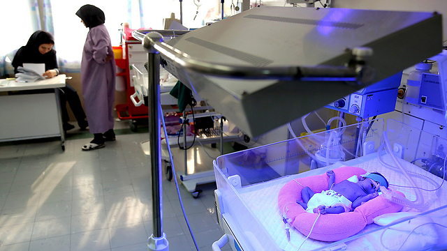 An Iranian maternity ward (Photo: AP)