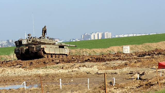 IDF troops on the Gaza border (Photo: Roee Idan)