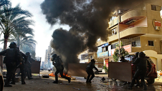 9 בני אדם נהרגו בעימותים ביום שלישי (צילום: AP) (צילום: AP)