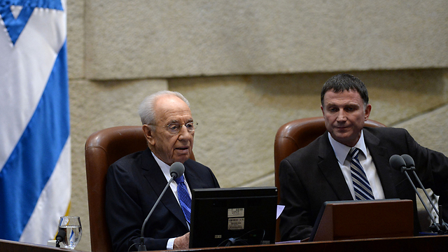 Peres at the Knesset with Speaker Yuli Edelstei (Photo: Koby Gideon, GPO)