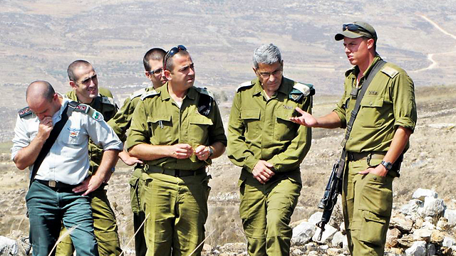  Maj. Gen. Danny Efroni (second from right) tours West Bank (Photo: IDF) (Photo: IDF Spokesperson Unit)