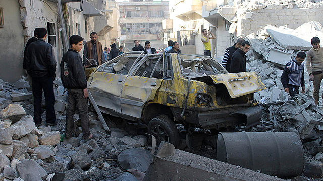 לאחר תקיפה של חיל האוויר הסורי בחלב  (צילום: רויטרס) (צילום: רויטרס)