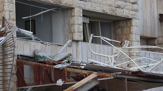 הבניין בשכונת גילה בירושלים לאחר פיצוץ עקב דליפת גז (צילום: מוטי קמחי) (צילום: מוטי קמחי)