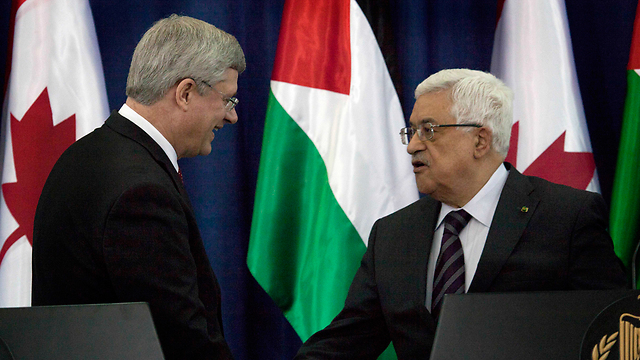 Prime Minister Harper and President Abbas (Photo: AP)