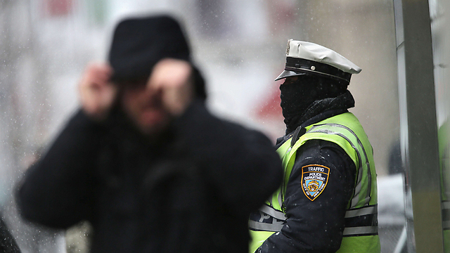 מתגוננים מהקור בניו יורק (צילום: AFP) (צילום: AFP)