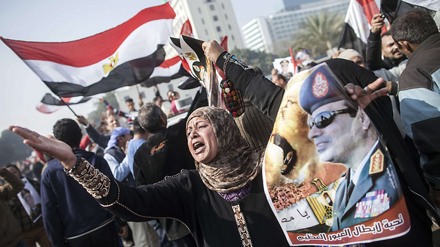 מאבקי שליטה ברחובות מצרים (צילום: AFP) (צילום: AFP)