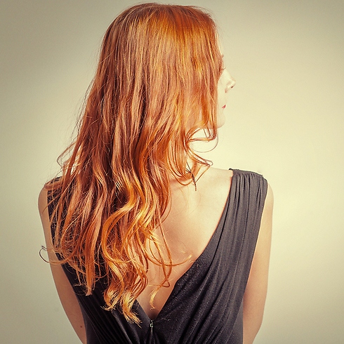 עבור נשים רבות, אבדן השיער הוא אחד הרגעים הקשים בהתמודדות עם המחלה (צילום: shutterstock) (צילום: shutterstock)