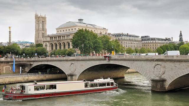 מעונן? מושלג! פריז (צילום: Shutterstock) (צילום: Shutterstock)