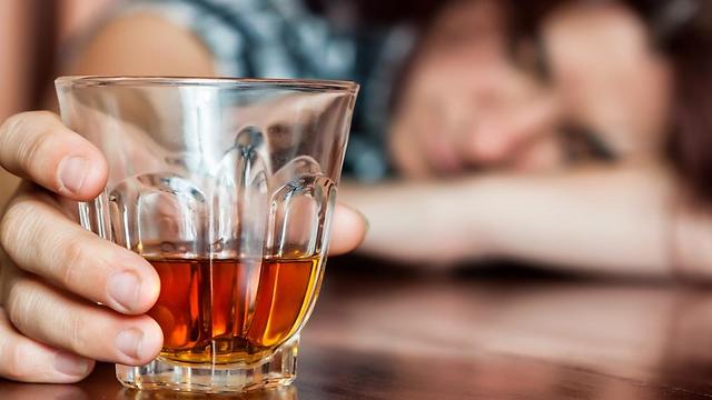 רובנו שותים בצורה מחושבת ונהנים המשפעת האלכוהול (צילום: shutterstock) (צילום: shutterstock)
