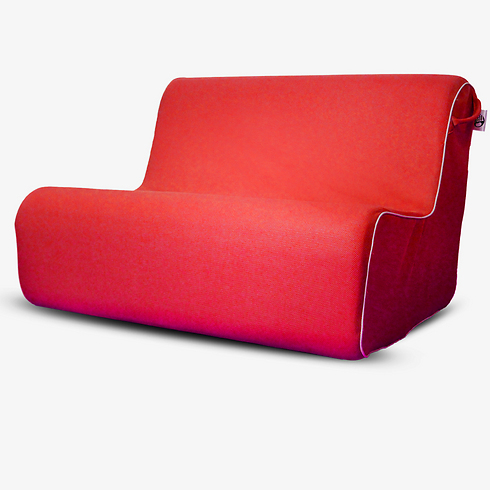 כורסא זוגית אדומה של חברת CHILL (צילום: אסף וייסמל) (צילום: אסף וייסמל)
