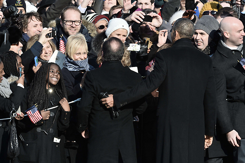 נשיא צרפת פרנסואה הולנד מתקבל בחמימות בבית הלבן על ידי עמיתו האמריקני ברק אובמה ואזרחי וושינגטון (צילום: AFP) (צילום: AFP)