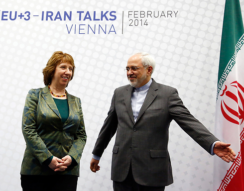 שר החוץ האיראני לצד שרת החוץ של האיחוד האירופי (צילום: רויטרס) (צילום: רויטרס)