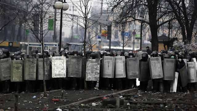 Political crisis shakes Ukraine 