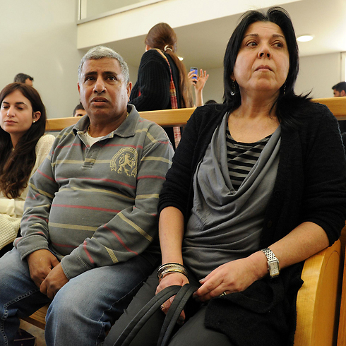 הוריה של ראדה בבית המשפט (ארכיון) (צילום: אפי שריר, "ידיעות אחרונות") (צילום: אפי שריר, 
