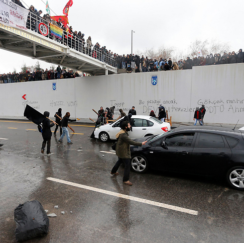 המחאה נגד ראש ממשלת טורקיה  (צילום: רויטרס) (צילום: רויטרס)