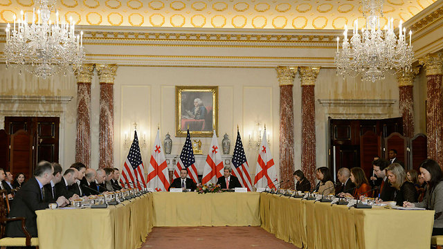 "תמיכת ארה"ב בגאורגיה איתנה". ישיבת הוועדה ליחסי המדינות במחלקת המדינה (צילום: רויטרס) (צילום: רויטרס)