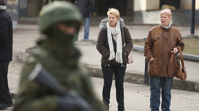 Alleged Russian forces in Crimea (Photo: Reuters)
