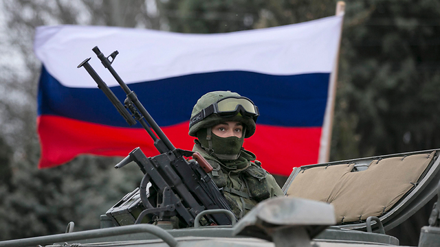 A Russian soldier in the Crimea Peninsula (Photo: Reuters) (Photo: Reuters)