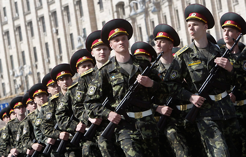 הצבא האוקראיני. נכנע בלי ירייה אחת (צילום: EPA) (צילום: EPA)