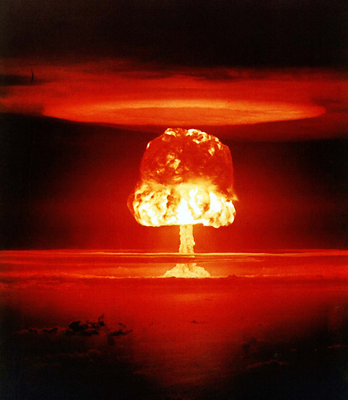 פיצוץ פצצת המימן ב-1954 ()