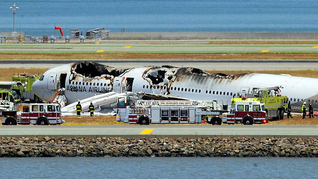 התרסקות מטוס "אסיאנה" (צילום: AFP) (צילום: AFP)