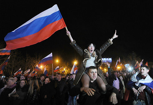 פרץ של שמחה בסימפרופול  (צילום: AFP) (צילום: AFP)