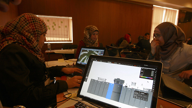 Palestinian High-Tech workshop (photo: AP) (Photo: AP)