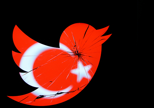 Twitter ban in Turkey (Photo: Reuters) ((Photo: Reuters))