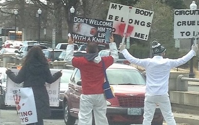 Anti circumcision protest in Washington (Photo: John R Stanton)