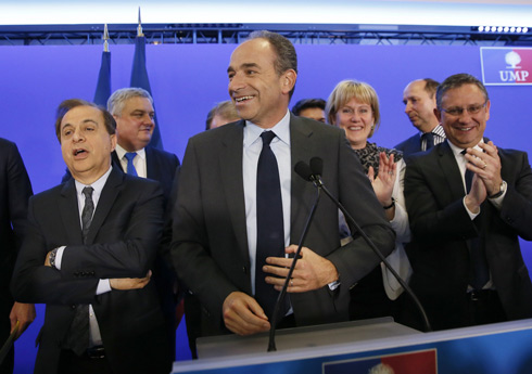 הדיח את השמאל בעיירות רבות. פרנסואה קופה, ראש המפלגה השמרנית (צילום: AFP) (צילום: AFP)