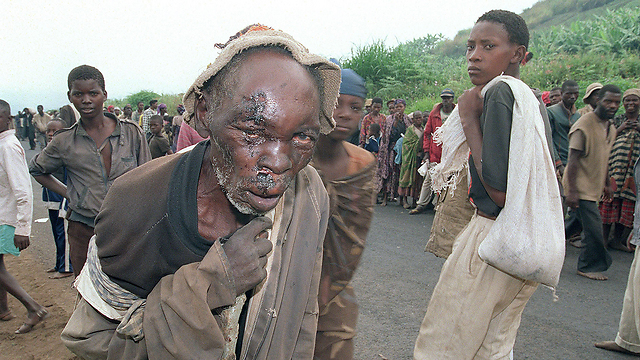 פליט רואנדי פצוע בג'יקונגורו, 8 ביולי 1994 (צילום: AFP) (צילום: AFP)