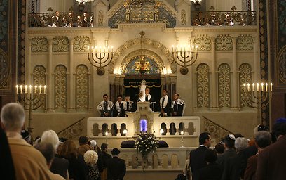 The reopening of Germany's biggest synagogue at the Rykestrasse in Berlin (Photo: AP)
