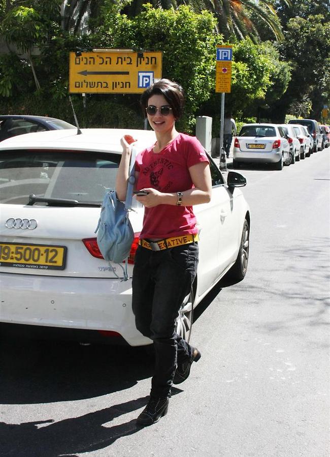 ממי, ברגע שאנחנו עוברים אתה בא לשבת (צילום: מוטי לבטון)