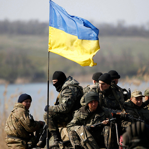 חיילים אוקראינים בקרמטורסק (צילום: רויטרס) (צילום: רויטרס)