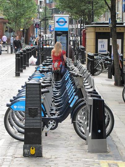 תחנת אופניים. לונדון (צילום: דני שדה)
