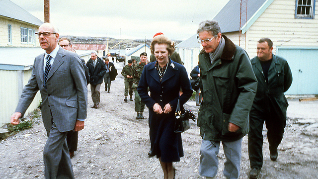 Margaret Thatcher visits the Falkland Islands in 1983 (Photo: AFP)