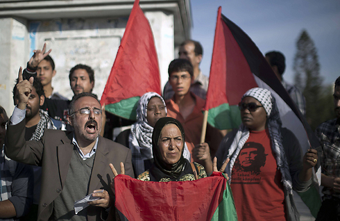 Palestinian celebrate unity (Photo: AFP)