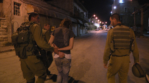 המעצר הערב בחברון  (צילום: אלי מנדלבאום) (צילום: אלי מנדלבאום)
