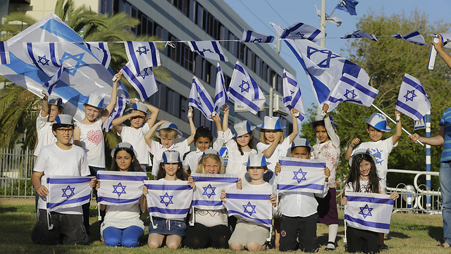 New olim celebrate first Independence Day in Israel (Photo: Gadi Cavalo)