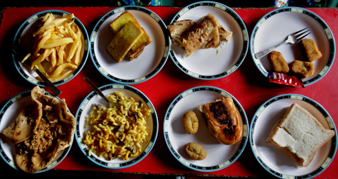 ארוחות מהבית בפקיסטן (צילום: AP) (צילום: AP)