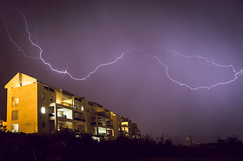 הסערה באריאל (צילום: אייל מס) (צילום: אייל מס)