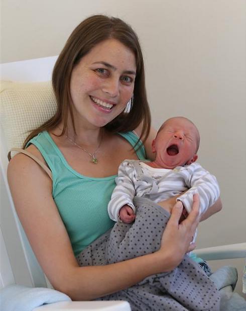 רצתה ילד יותר מלהיות בהריון. עדי קרן ובנה (צילום: אלעד גרשגורן) (צילום: אלעד גרשגורן)