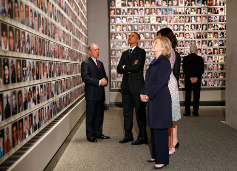 קלינטון ואובמה במוזיאון ה-11 בספטמבר (צילום: רויטרס) (צילום: רויטרס)