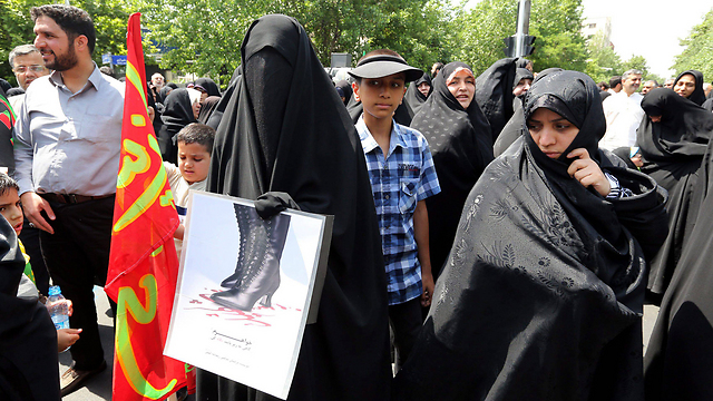 Iranian women protest lax enforcement of Islamic dress code. (Photo: EPA) (Photo: EPA)