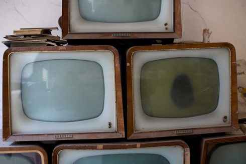 טלוויזיות ישנות באזור מסחרי בניקוסיה (צילום: רויטרס) (צילום: רויטרס)