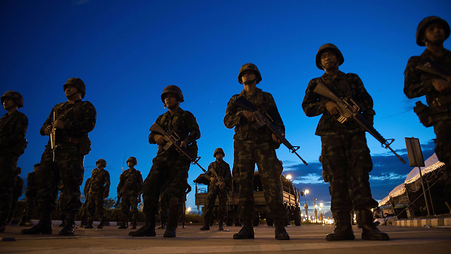 חיילים ברחובות בנגקוק (צילום: AFP) (צילום: AFP)