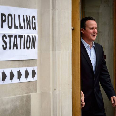 מכה לראש הממשלה קמרון (צילום: AFP) (צילום: AFP)
